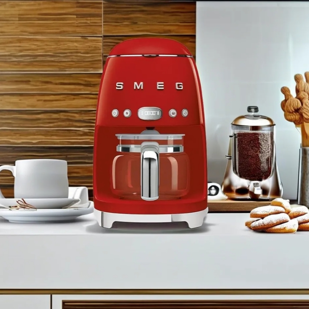 SMEG Retro Red Coffee Machine - Picture 2 of 11